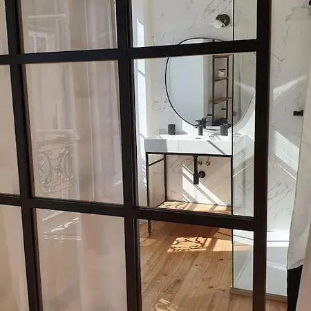Maison De - A Pied * كروزون